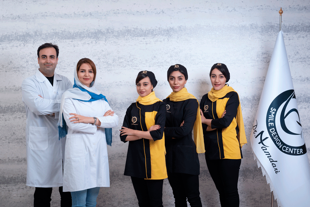 دکتر آرمین نامداری و دکتر مطلبی و پرسنل